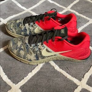 New- Men’s, 9.5 Nike Metcon 4 Series